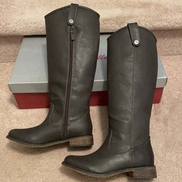 Breckelle’s Classic Knee High Riding Boot. Size 6. New - Picture 4 of 8